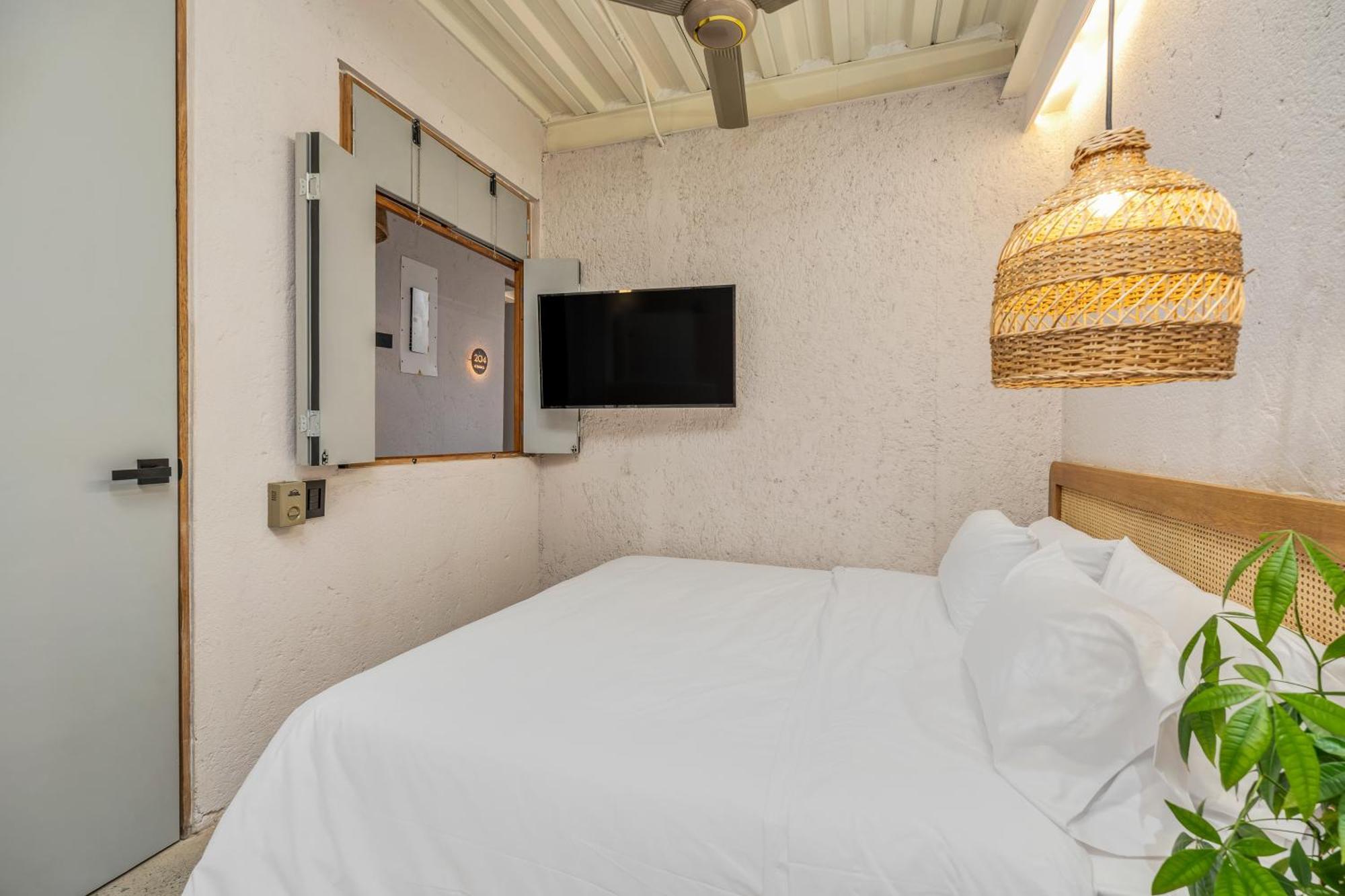 Botanica Casa Hotel Manila By Housy Host เมเดยิน ภายนอก รูปภาพ
